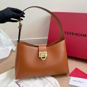 Buy Ferraga_moo Trifolio Large Shoulder Bag 26